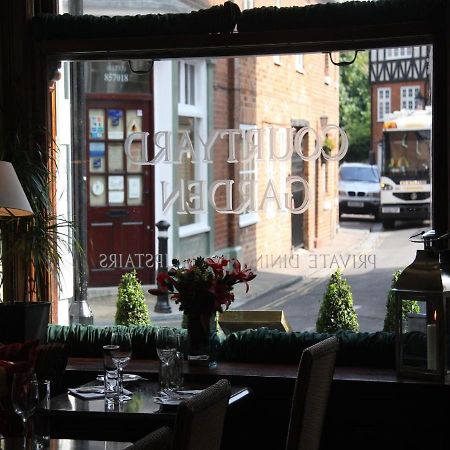 ウィンザー Gilbey'S Bar, Restaurant & Townhouse Bed & Breakfast エクステリア 写真