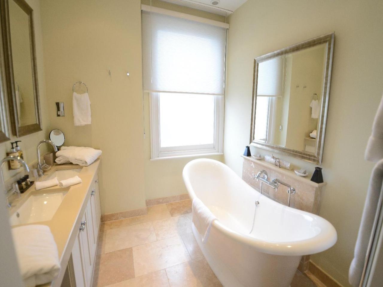 ウィンザー Gilbey'S Bar, Restaurant & Townhouse Bed & Breakfast 部屋 写真
